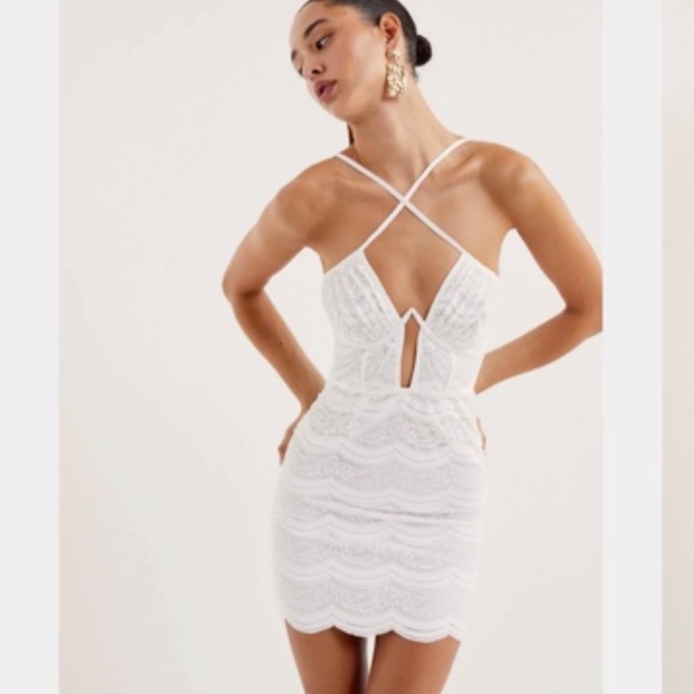 Mimi mini dress in white!
